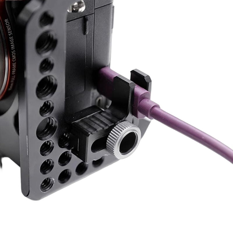 Knurled lock ring on the cable clamp